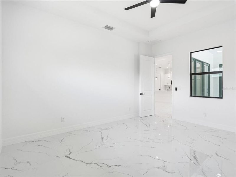 Spacious, unfurnished interior of a new home in , Rotonda West (Image 18).