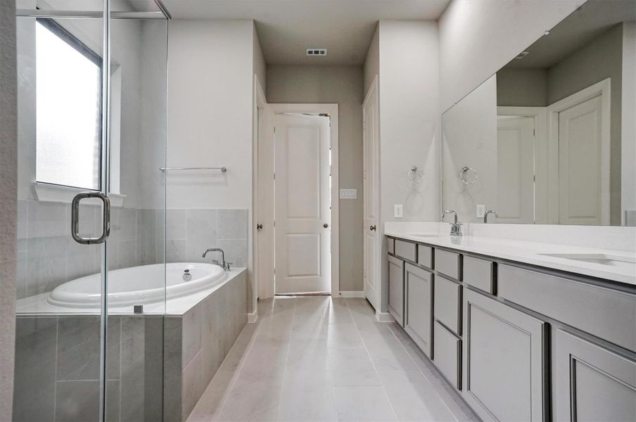 Image 41 of a home in Sunterra 50s. Image 41 of a home in Sunterra 50s.