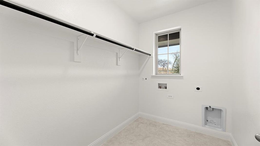 04. 1733 Edgeway - Utility