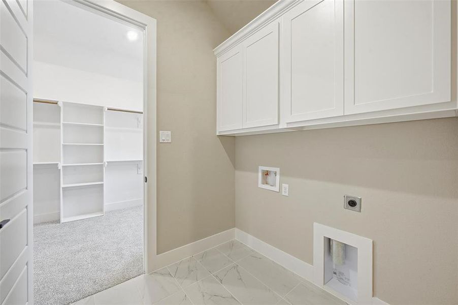 Spacious, unfurnished interior of a new home in Escondido Ranches, Poolville (Image 28).