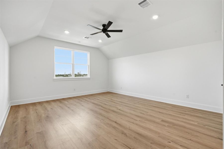 Spacious, unfurnished interior of a new home in , Houston (Image 17).