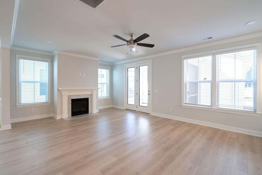 Spacious, unfurnished interior of a new home in Sweetgrass Station, Summerville (Image 28).