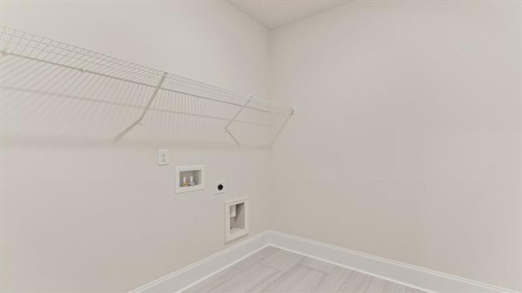 Spacious, unfurnished interior of a new home in Hamptons at Riverwood North, Dallas (Image 17).