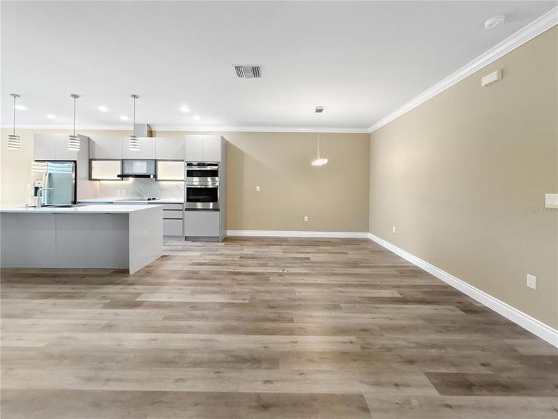 Spacious, unfurnished interior of a new home in , Davenport (Image 15).