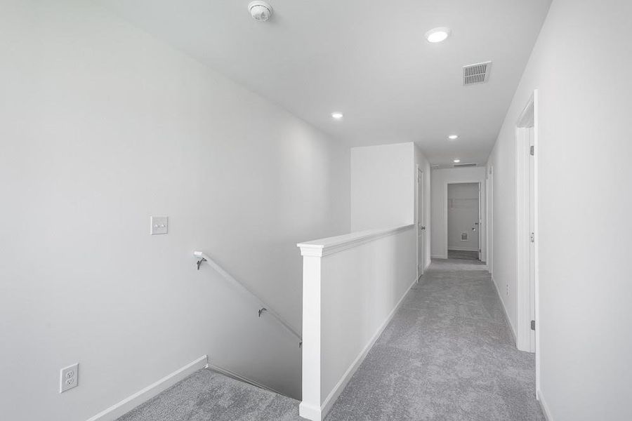 Spacious, unfurnished interior of a new home in Heritage River, Euharlee (Image 27).