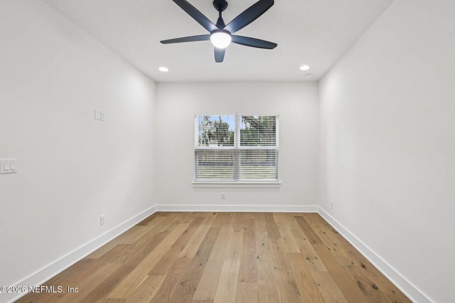 Spacious, unfurnished interior of a new home in , Green Cove Springs (Image 19).