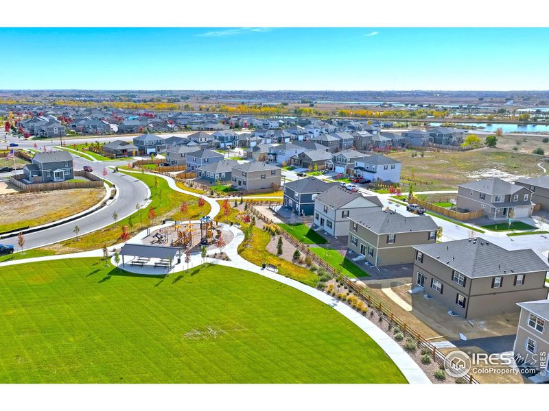 Image 12 of a home in Lakeside Canyon.