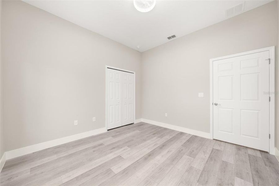Spacious, unfurnished interior of a new home in , Sebring (Image 32).