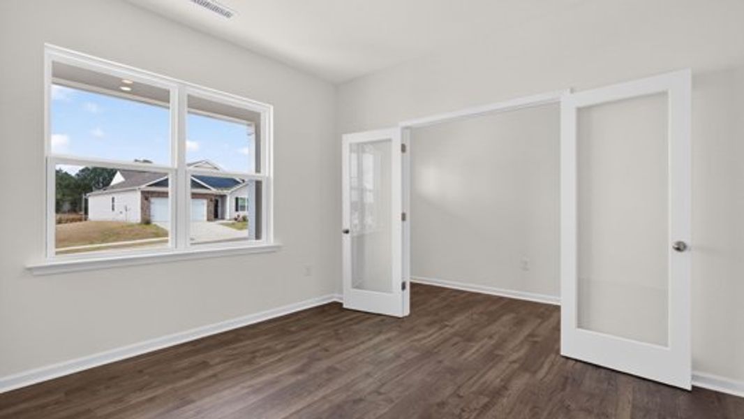 Spacious, unfurnished interior of a new home in Shahbain Reserve, Raeford (Image 16).