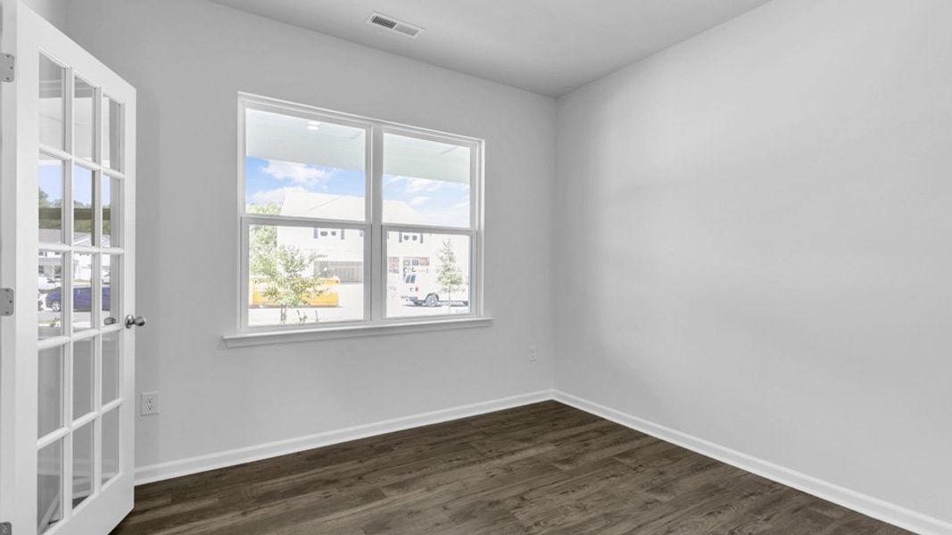 Spacious, unfurnished interior of a new home in Middleton, Greensboro (Image 11).