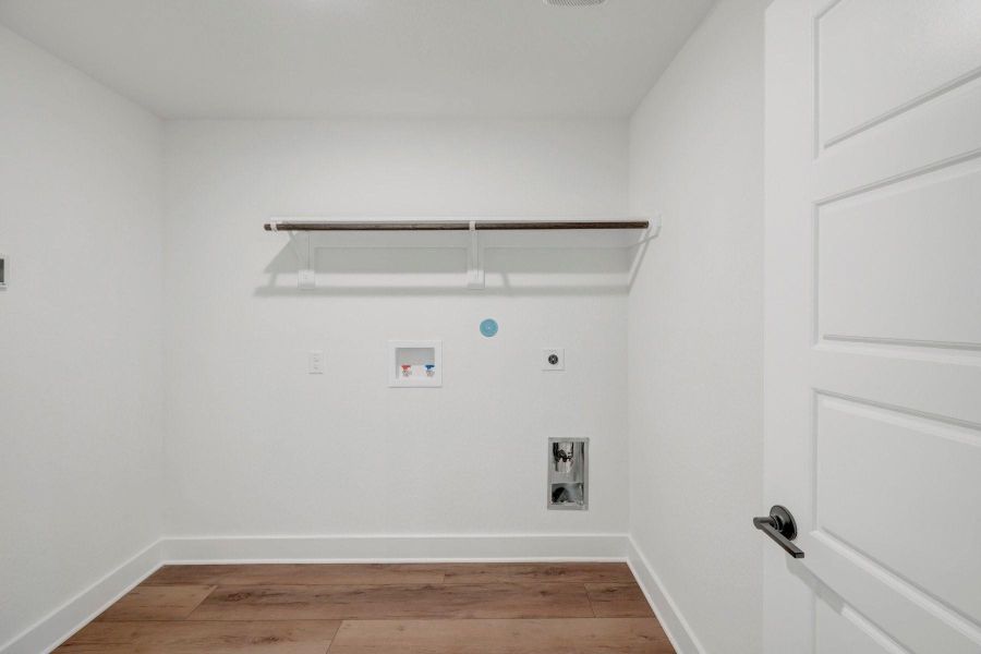 Spacious, unfurnished interior of a new home in Lago Mar, Santa Fe (Image 14). Spacious, unfurnished interior of a new home in Lago Mar, Santa Fe (Image 14).