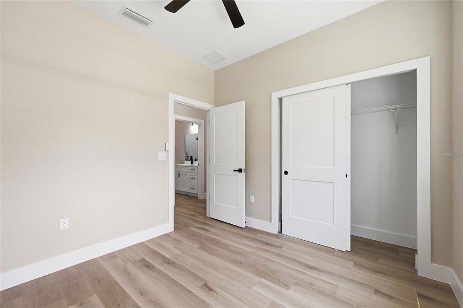 Spacious, unfurnished interior of a new home in , Summerfield (Image 27).