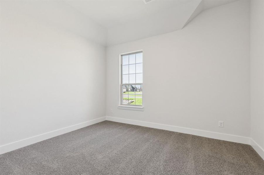 Spacious, unfurnished interior of a new home in Ellis Ranch Estates, Waxahachie (Image 26).