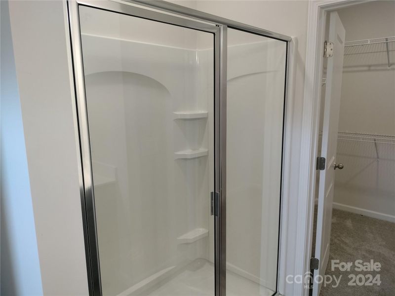 5' Walk-in Shower - Primary