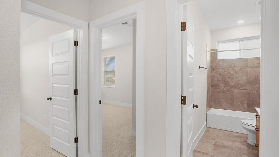 Spacious, unfurnished interior of a new home in Broken Oak, Georgetown (Image 30).
