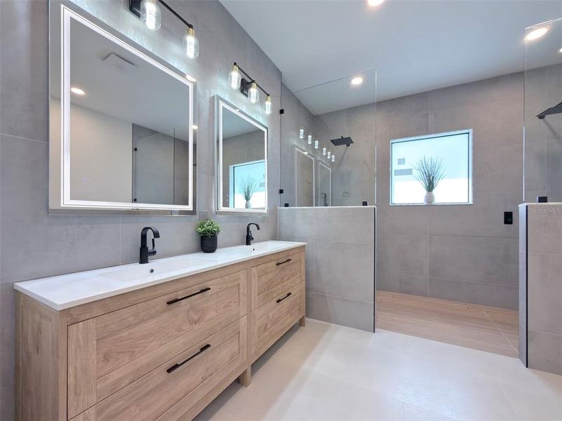 Furnished interior view inside a new home in , Port Charlotte (Image 9).