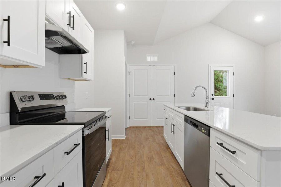 13-411 N Virginia St-13