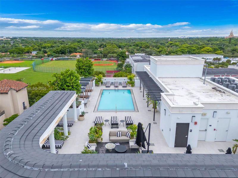 Community amenities in , Coral Gables (Image 34).