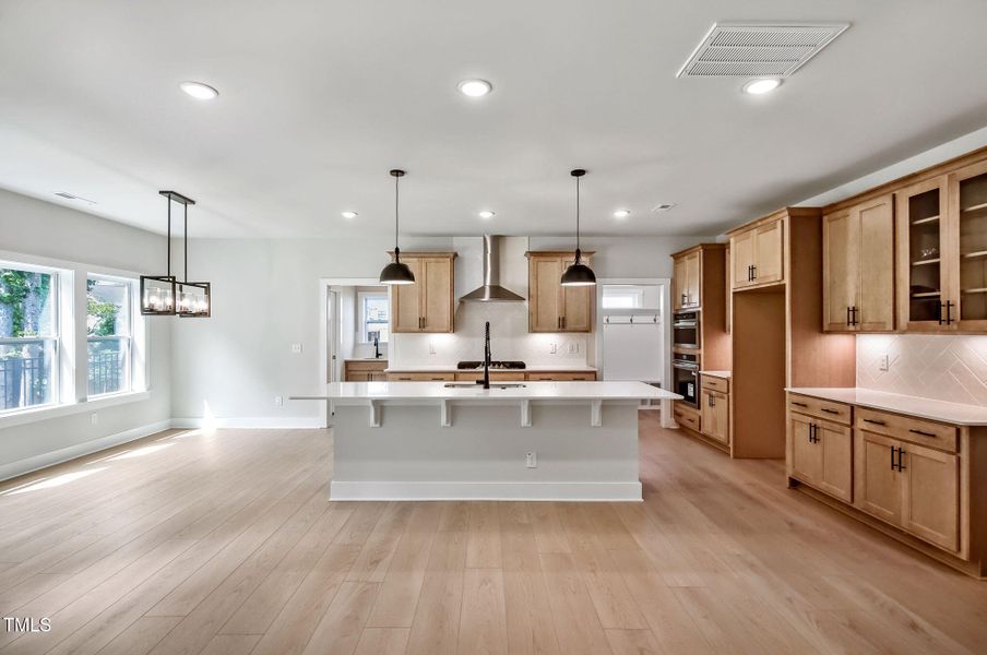 7-web-or-mls-1912-old-bramble-lane-010