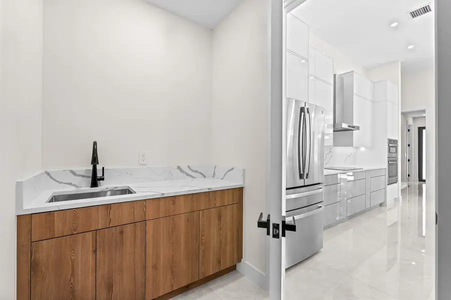23-web-or-mls-A7405155