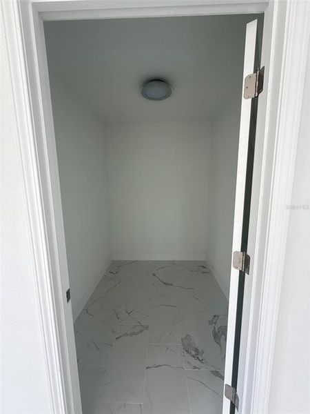 Spacious, unfurnished interior of a new home in , Ocala (Image 10).