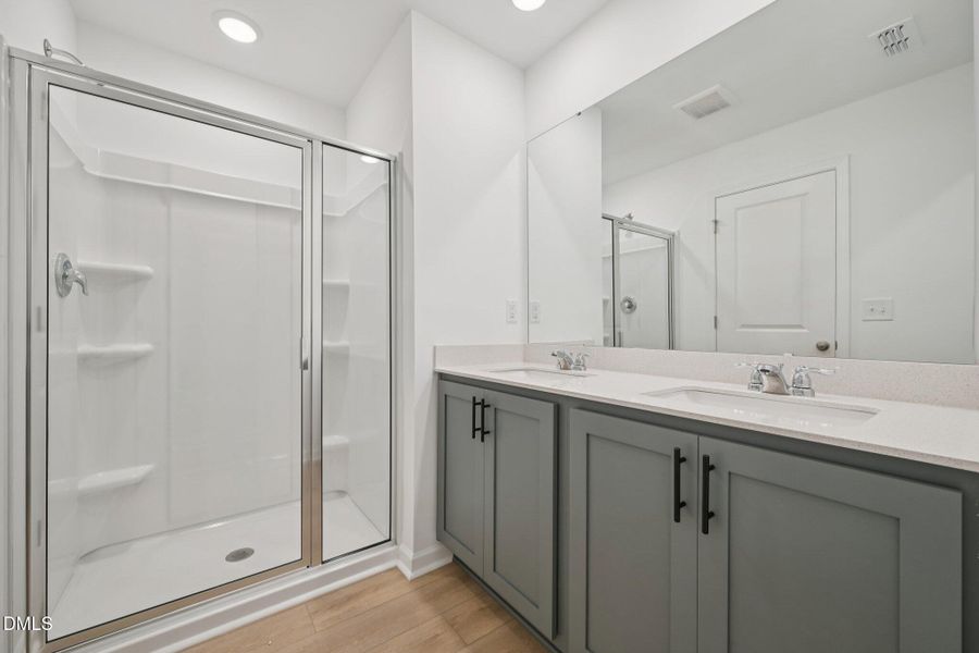 29-web-or-mls-Flagstone Way-S2410-029