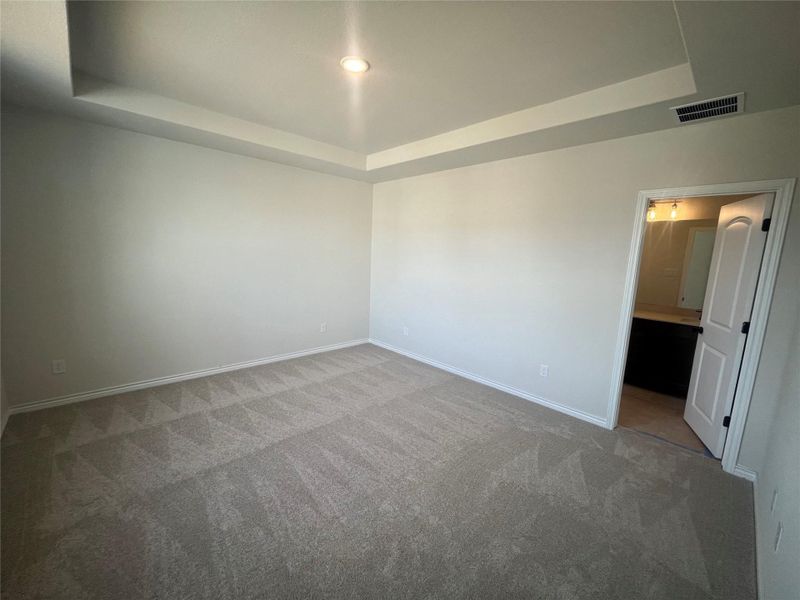 Spacious, unfurnished interior of a new home in Lariat, Liberty Hill (Image 17).