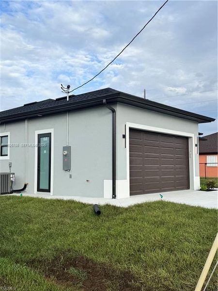 Exterior details and patio area of a home in , Lehigh Acres (Image 3). Exterior details and patio area of a home in , Lehigh Acres (Image 3).
