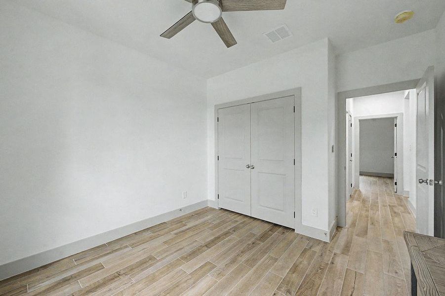 Spacious, unfurnished interior of a new home in , Wimberley (Image 24).