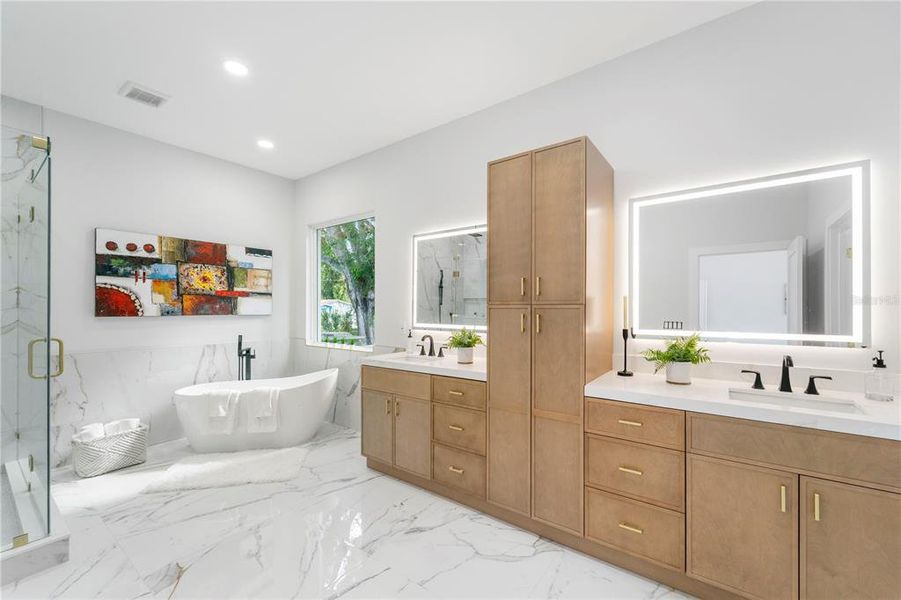 Furnished interior view inside a new home in , Tampa (Image 39).