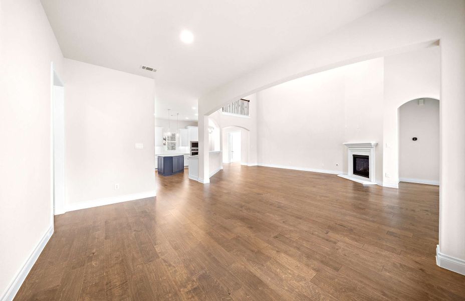 Representative unfurnished interior of a home built from the 4094 by Ravenna Homes in Artavia 70′, Conroe (Image 46).
