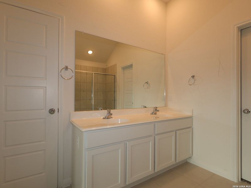 Furnished interior view inside a new home in Agave, San Antonio (Image 7).