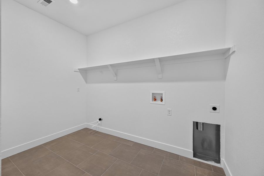 Spacious, unfurnished interior of a new home in Macanta, Castle Rock (Image 31). Spacious, unfurnished interior of a new home in Macanta, Castle Rock (Image 31).