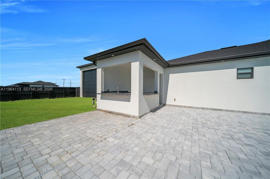 Exterior details and patio area of a home in , Cape Coral (Image 35).