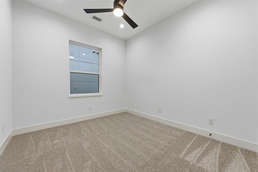 Spacious, unfurnished interior of a new home in , Dallas (Image 20).