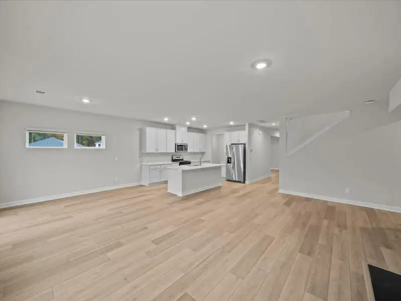 Spacious, unfurnished interior of a new home in Wexford Park, Fountain Inn (Image 12).