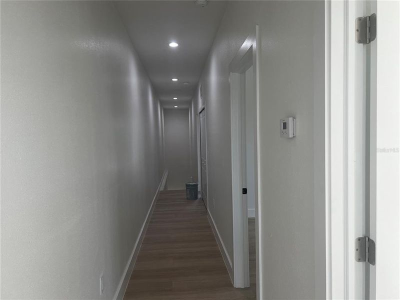 Spacious, unfurnished interior of a new home in , Tampa (Image 8).