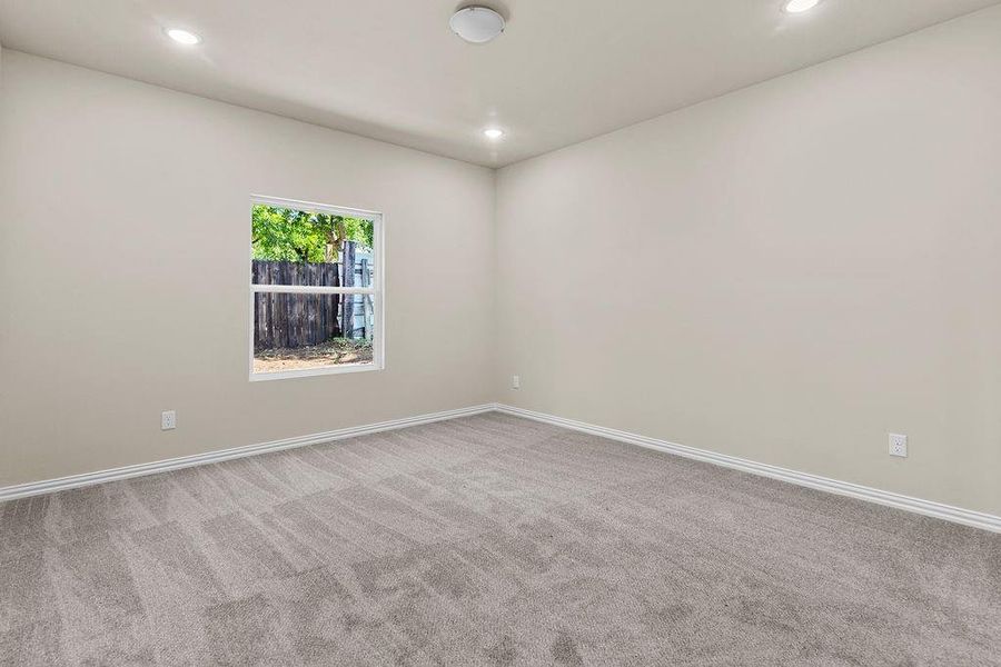 Spacious, unfurnished interior of a new home in , Fort Worth (Image 13).