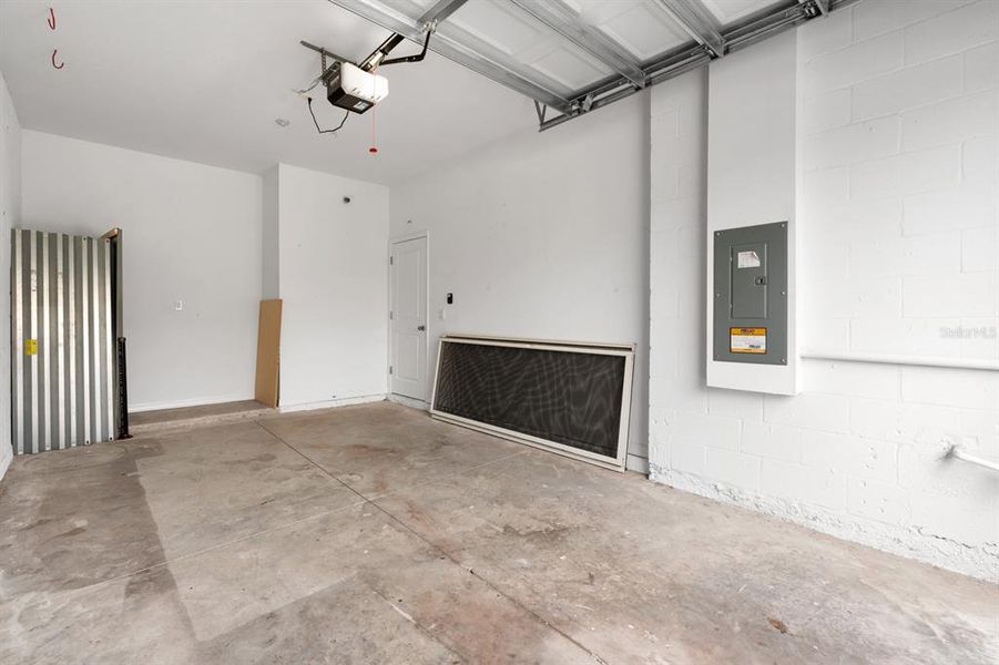 Spacious, unfurnished interior of a new home in , Wimauma (Image 21).