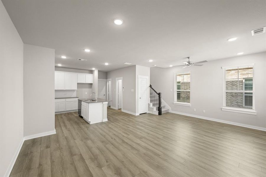 232 Wagon Spoke- Living Room-5