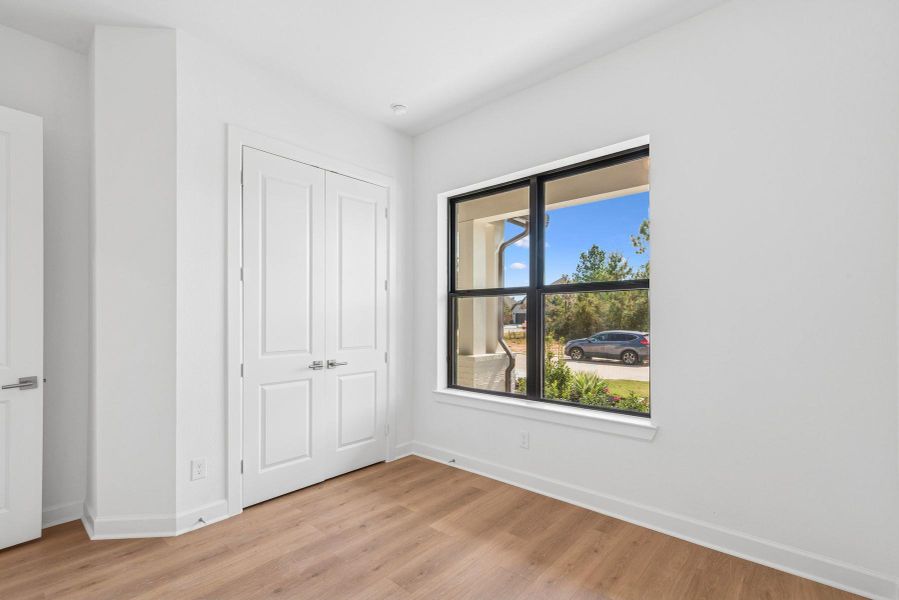 Spacious, unfurnished interior of a new home in Kresston, Montgomery (Image 37).