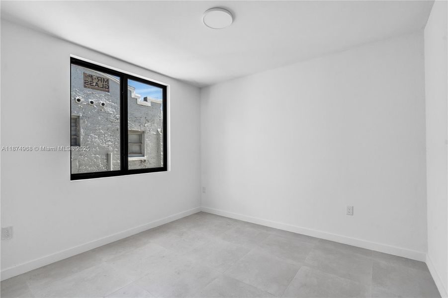 Spacious, unfurnished interior of a new home in , Miami (Image 18).