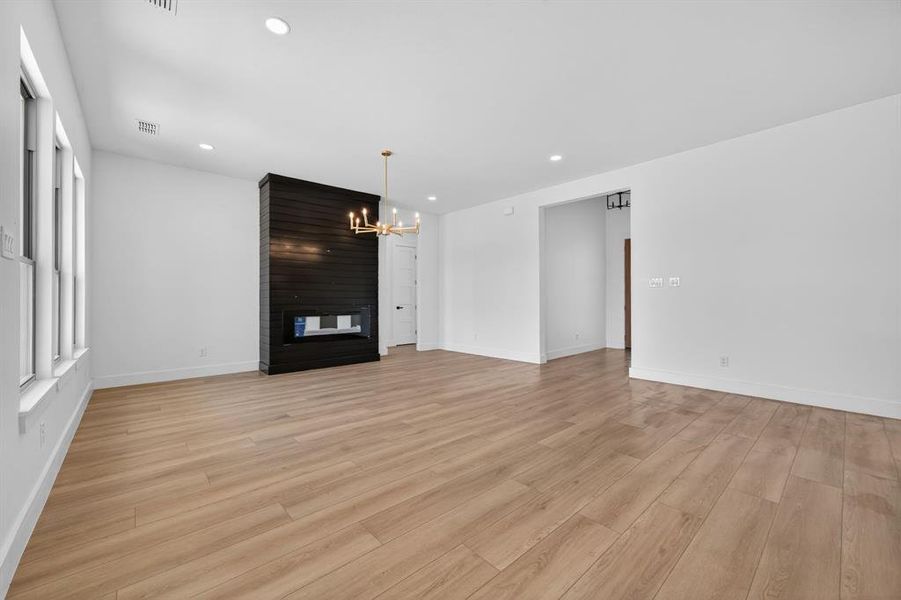 Spacious, unfurnished interior of a new home in , Lone Oak (Image 29).