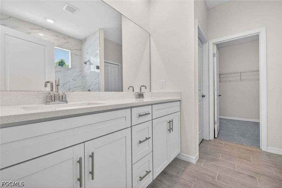 Furnished interior view inside a new home in Cape Coral, Cape Coral (Image 13).