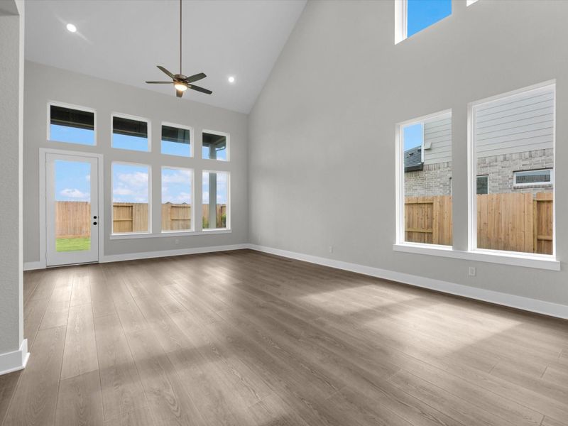 Spacious, unfurnished interior of a new home in Pecan Ridge, Fulshear (Image 14).