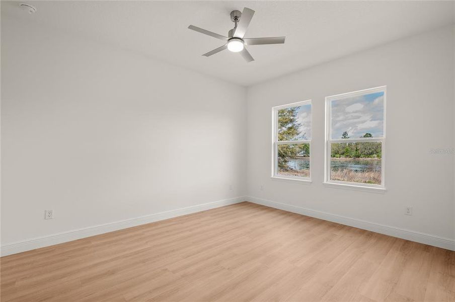 Spacious, unfurnished interior of a new home in , Osteen (Image 22).