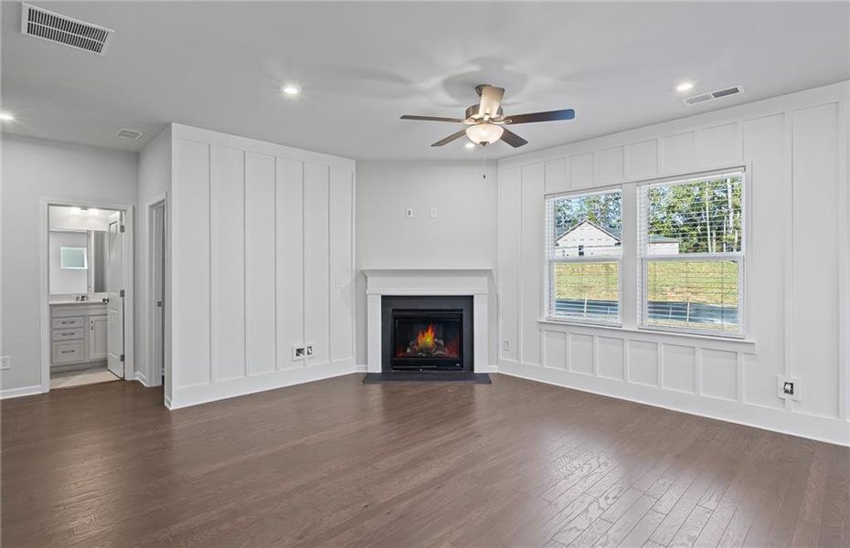 Spacious, unfurnished interior of a new home in Watermist at Mirror Lake, Villa Rica (Image 5).