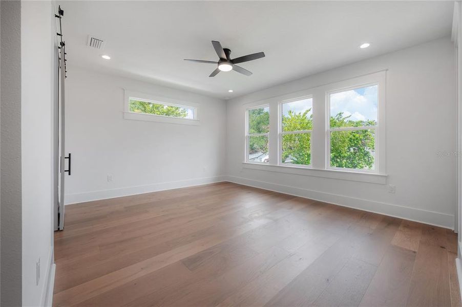 Spacious, unfurnished interior of a new home in , Tampa (Image 40). Spacious, unfurnished interior of a new home in , Tampa (Image 40).