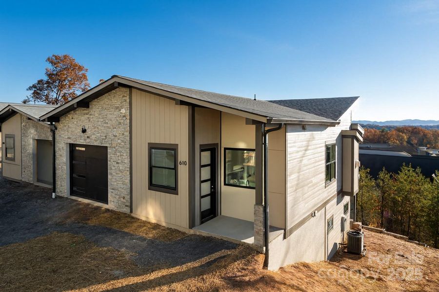 Adjacent unit #610 Exterior