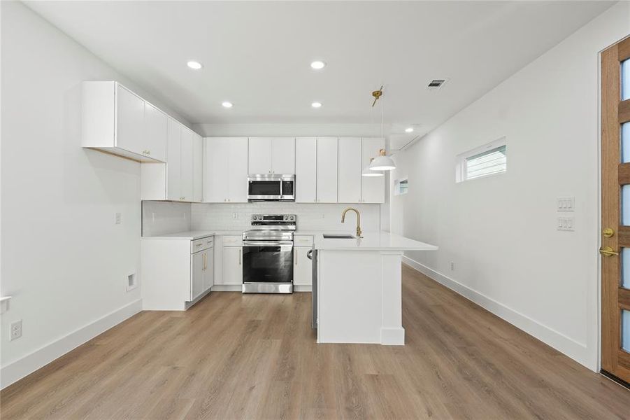 Spacious, unfurnished interior of a new home in , Dallas (Image 15). Spacious, unfurnished interior of a new home in , Dallas (Image 15).